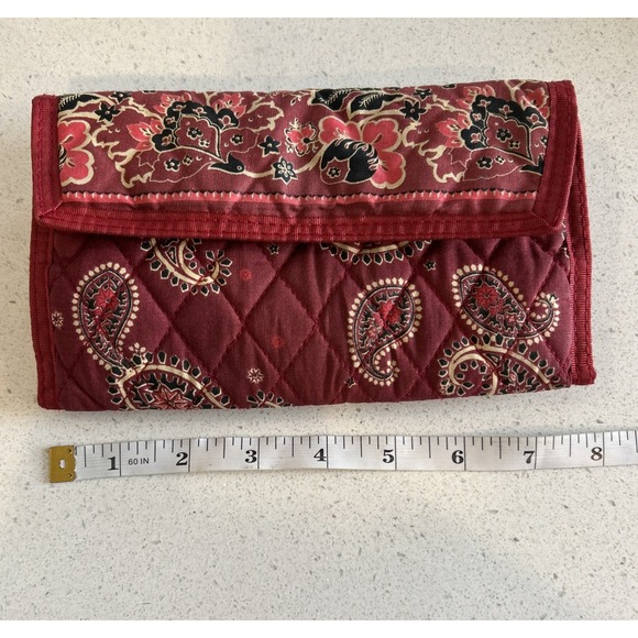 Tanya Lee Design Burgundy/Red Paisley Quilted Soft Wallet Many‎ Compartments! - Picture 1 of 4